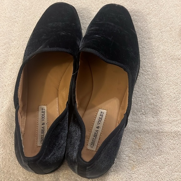 Chelsea & Violet velvet shoe - Picture 3 of 4